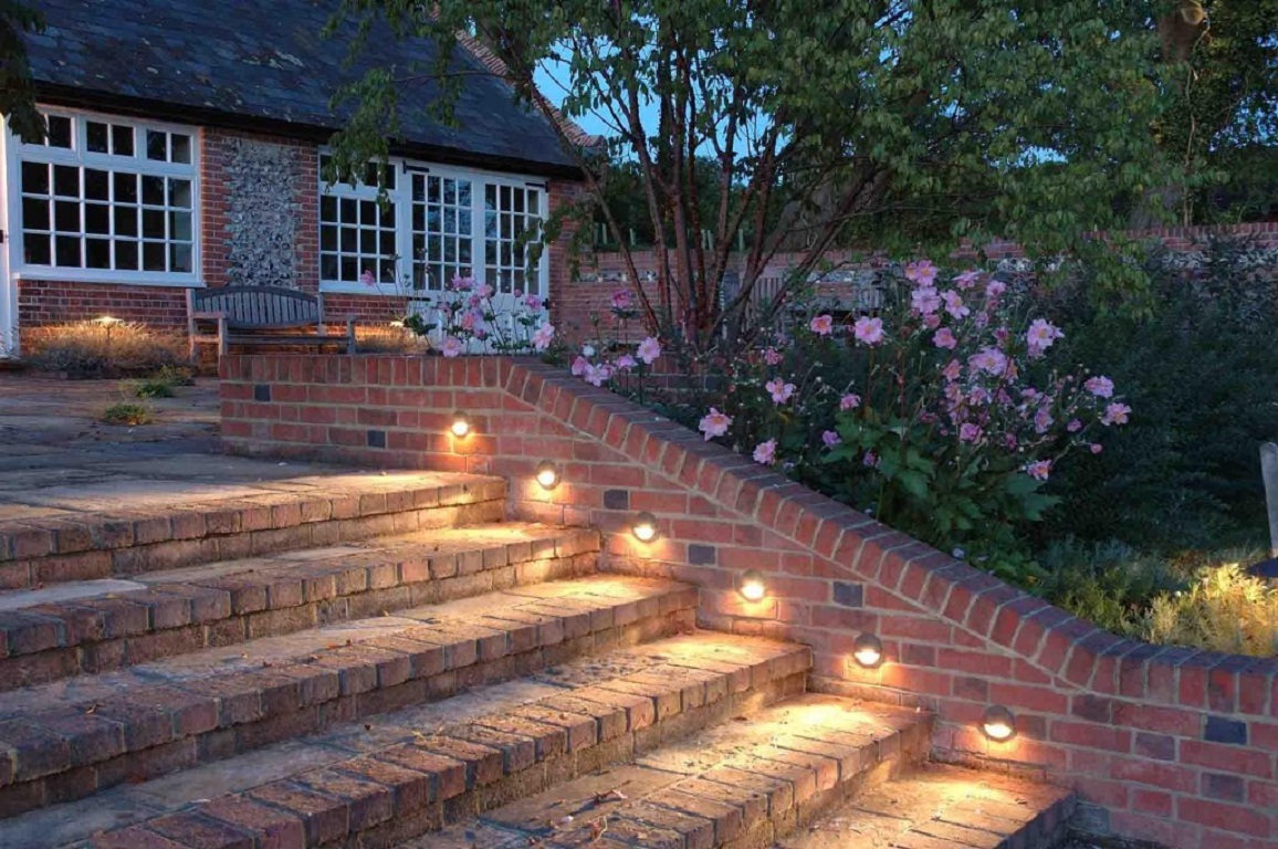 Cómo Hacer que su Jardín sea más Seguro con la Iluminación Adecuada